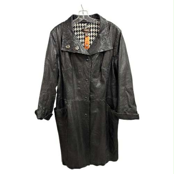 Danier Jackets & Blazers - Danier Black Leather Jacket Size 2X